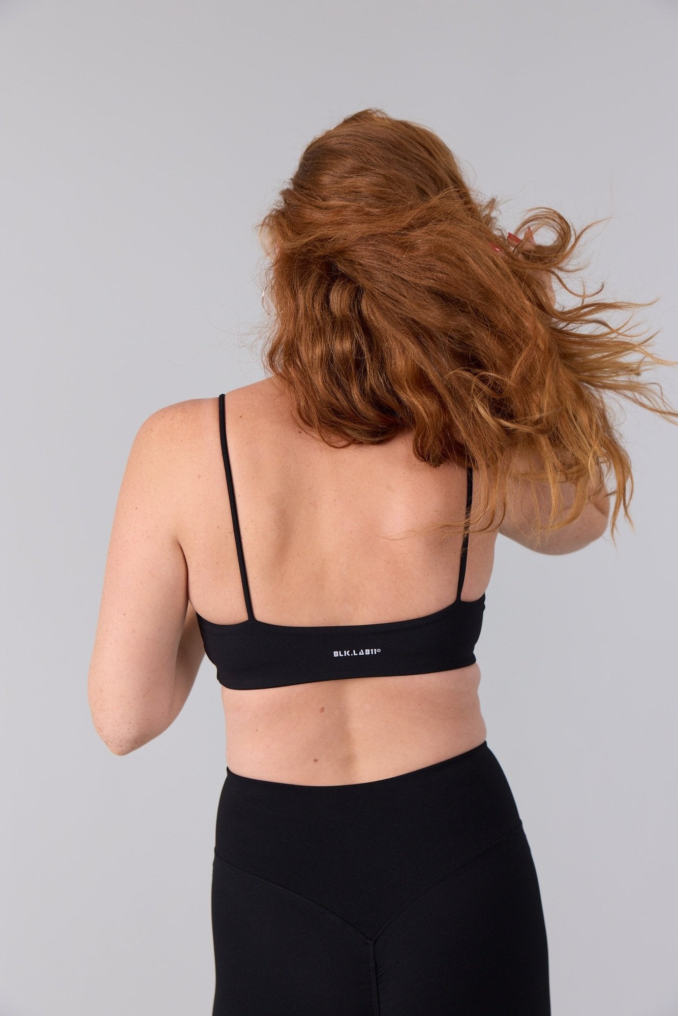 11ELEGANT SPORTS BRA hover