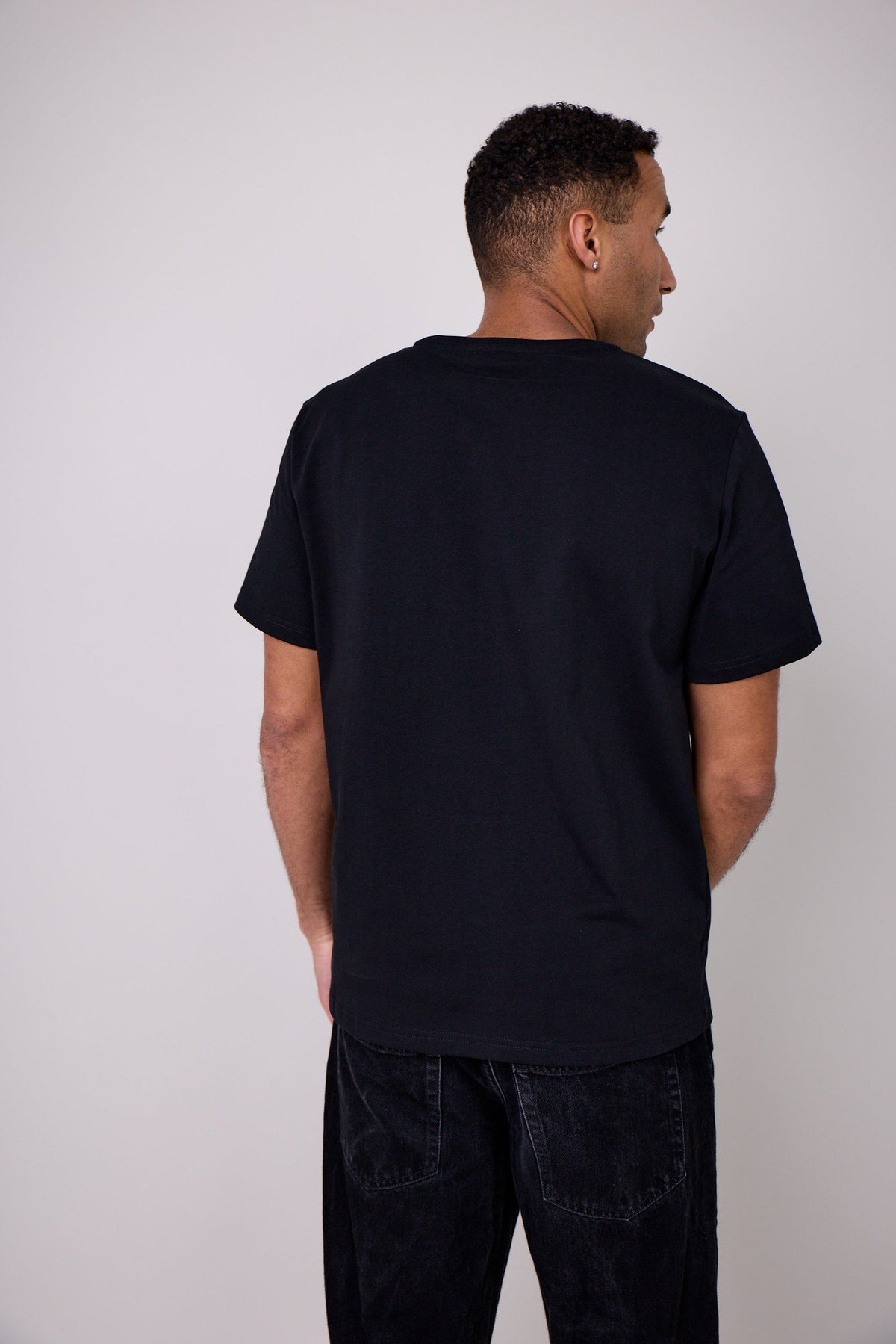 11BASECAMP TEE