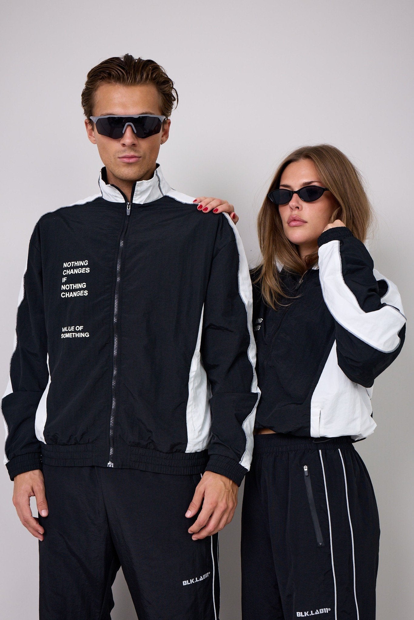 11UNSTOPPABLE WINDBREAKER hover