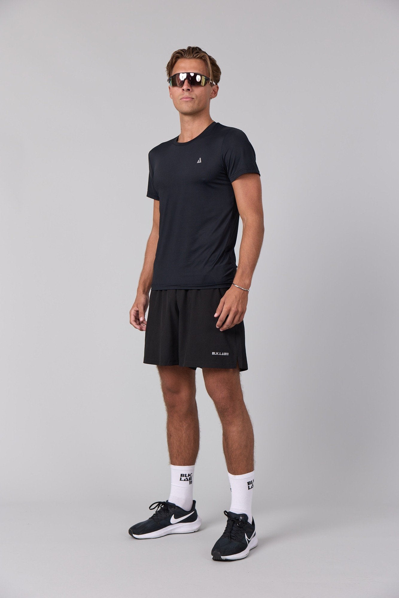 11RESILIENCE DRY FIT TEE